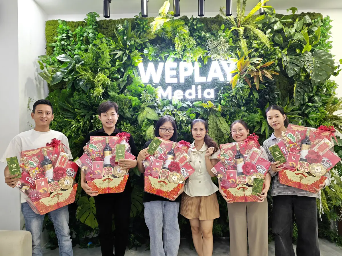 Tặng quà Tết nhân viên